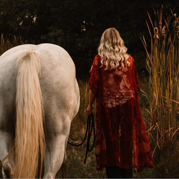Lace shawl/pullover - Picture 1 of 3